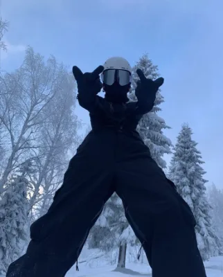 GunsLol profile picture for @snowboard